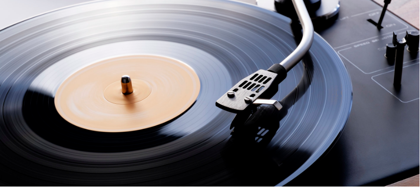 Top 7 Gifts for Vinyl Lovers